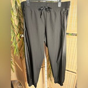 Calvin Klein Women's Black Joggers Size Large